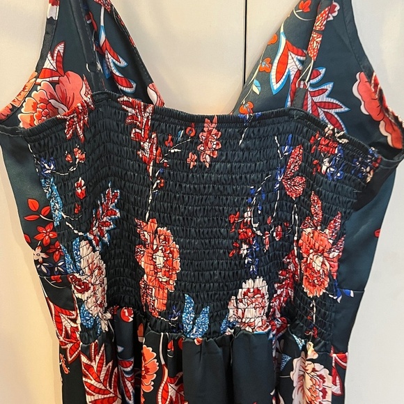 Gently Used Forest Green Floral Slip Dress Keyhole with Tie Front Size M Leg - Picture 6 of 8